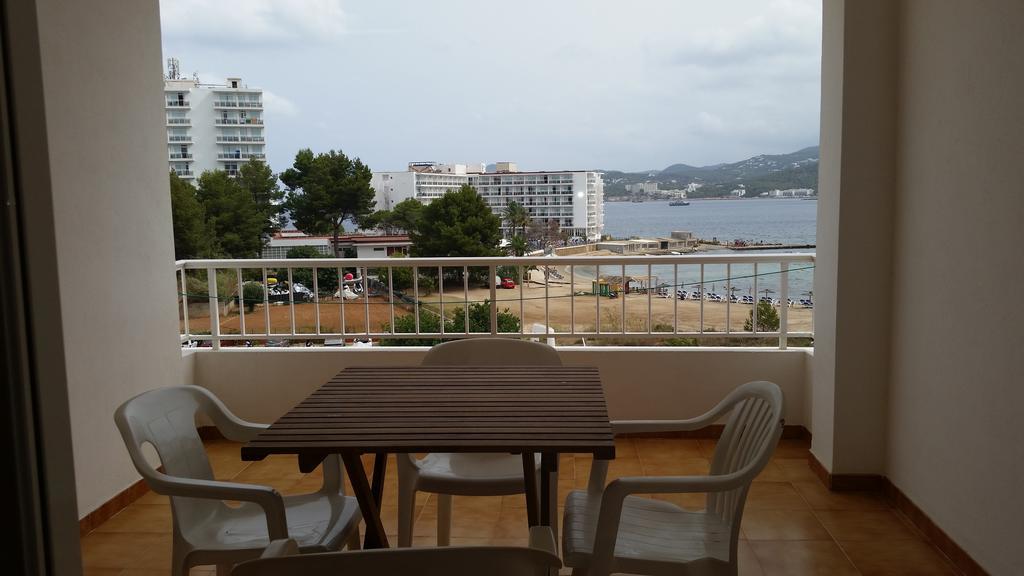 Apartamentos Vista Al Puerto San Antonio  Kamer foto