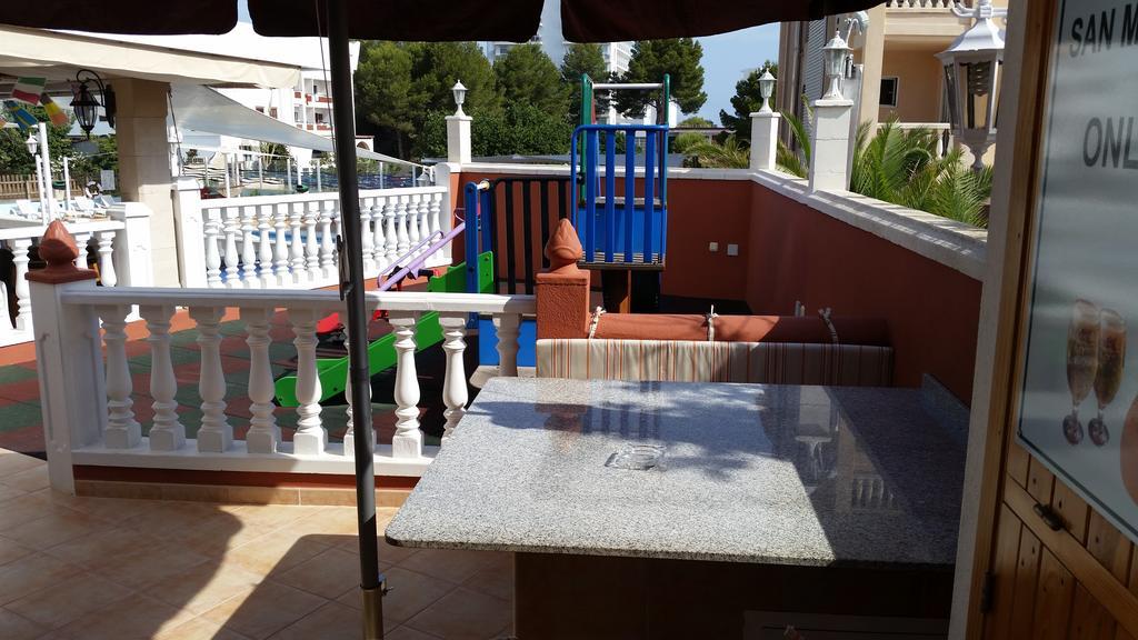 Apartamentos Vista Al Puerto San Antonio  Kamer foto